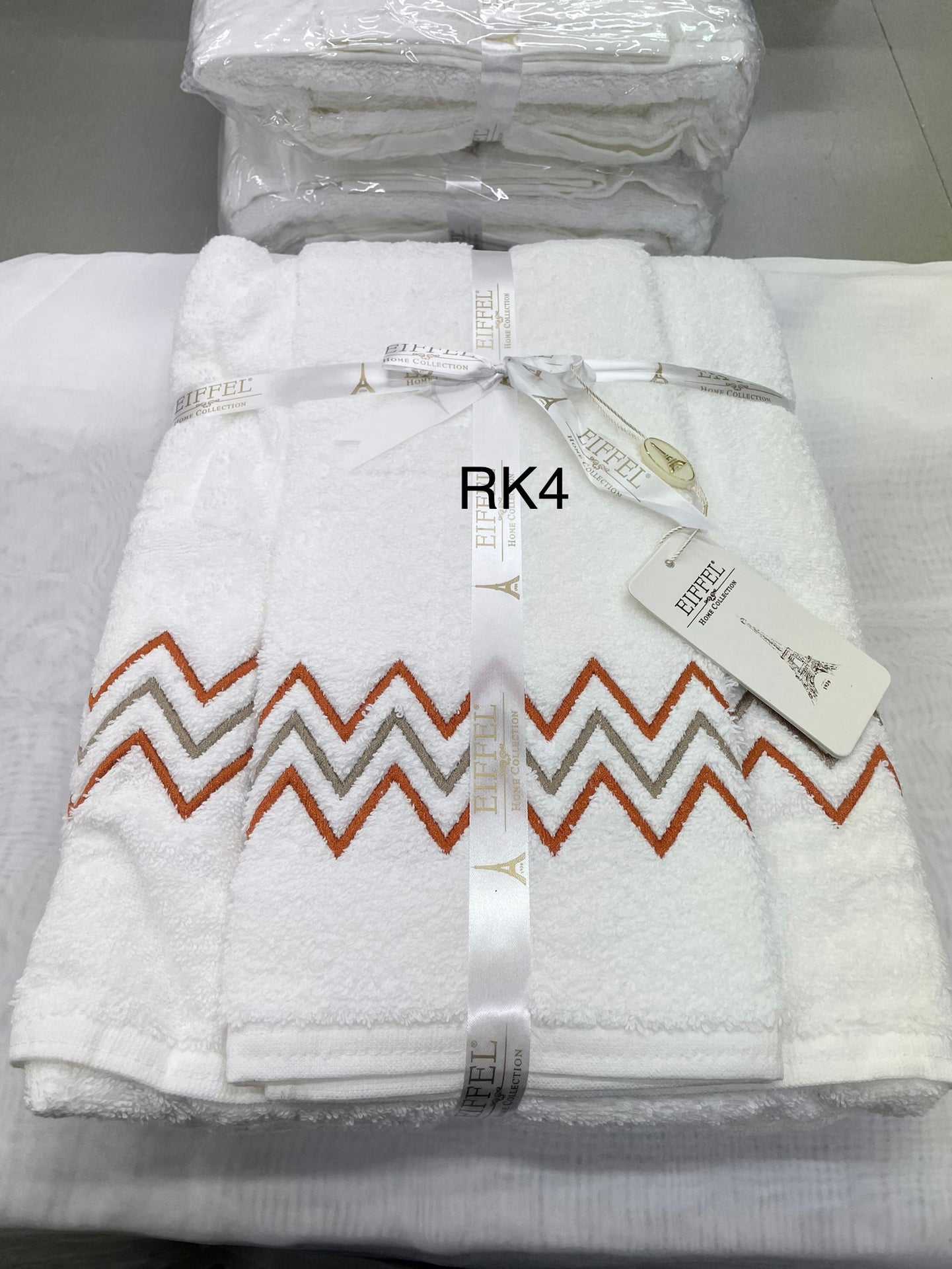 KOMPLET RUČNIK ŠTIKANI UZORAK 1komad 100x150 + 1komad 50x90